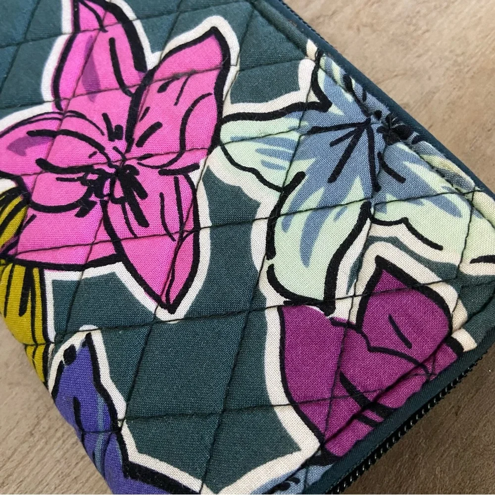 3/$25 Vera Bradley Floral Wallet - Picture 4 of 9